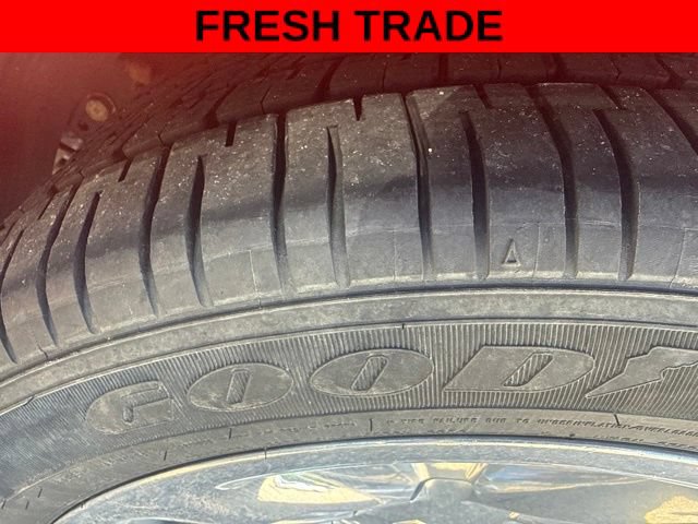 Used 2005 Chevrolet SSR w/ Preferred Equipment Group RWD image 22