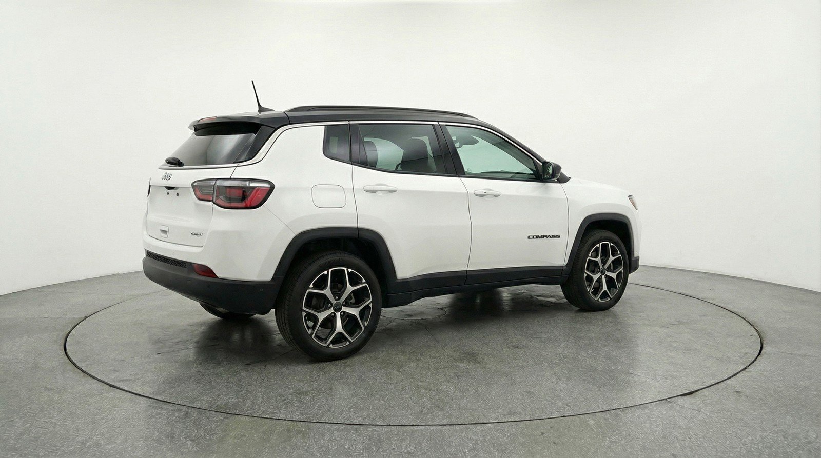Used 2025 Jeep Compass Limited image 9