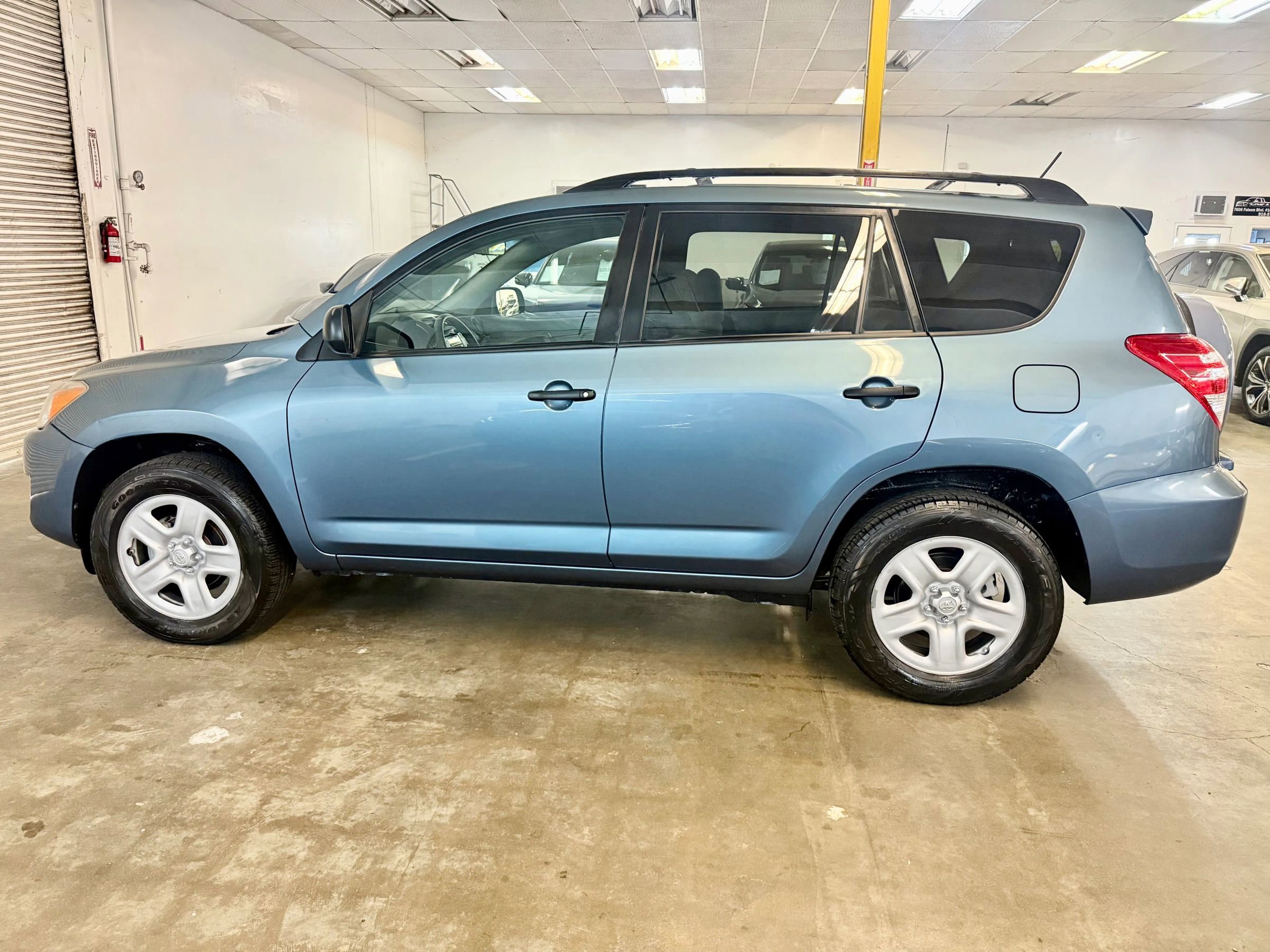 Used 2011 Toyota RAV4 Sport Utility 4D w/ Base L4 Extra Value Pkg AWD/4WD image 8