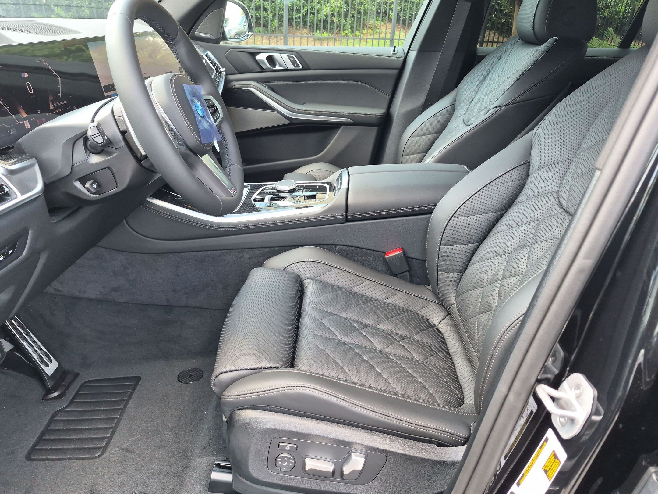 New 2026 BMW X5 xDrive40i w/ M Sport Package AWD/4WD image 15