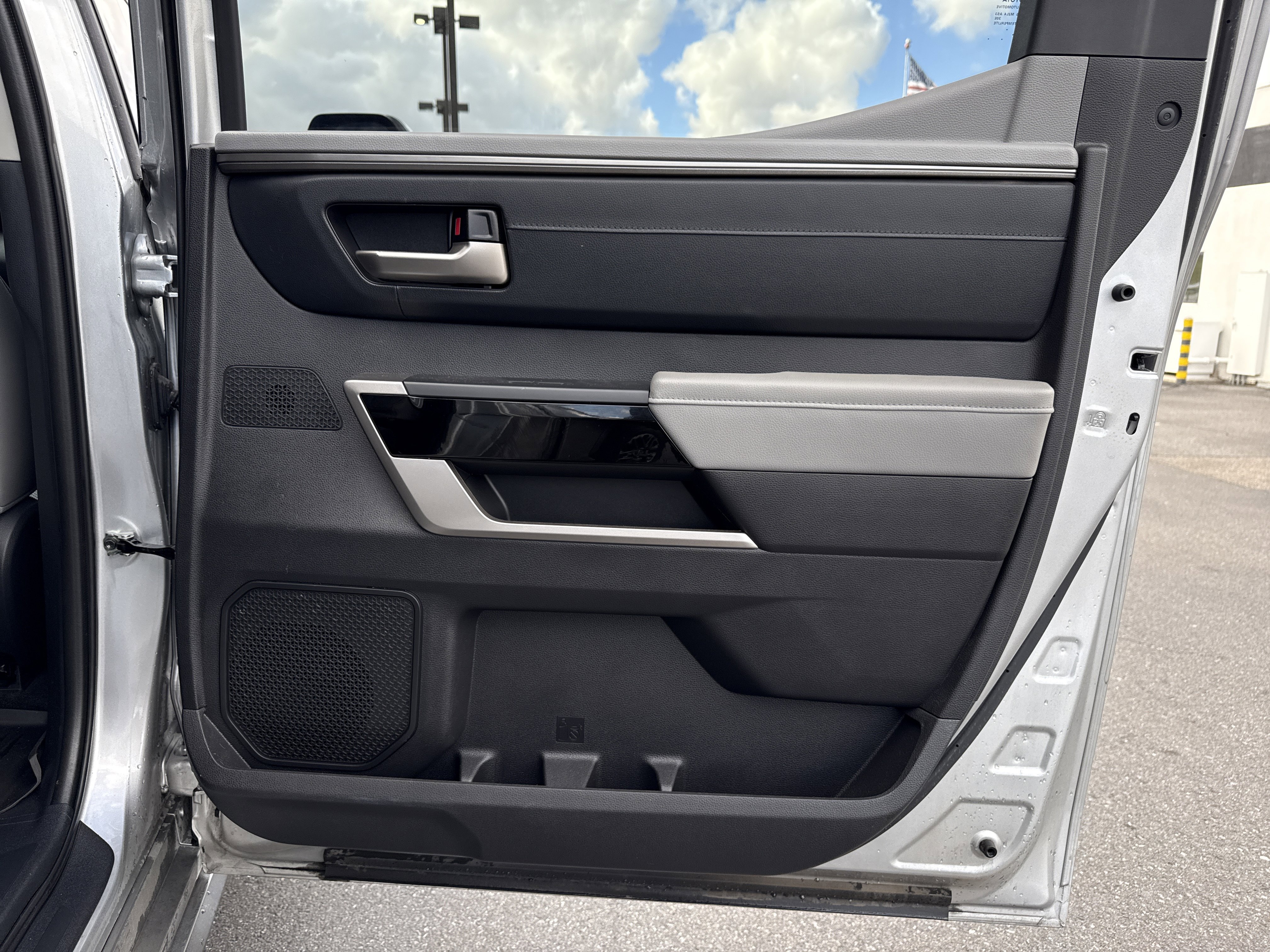 Used 2022 Toyota Tundra Limited image 41