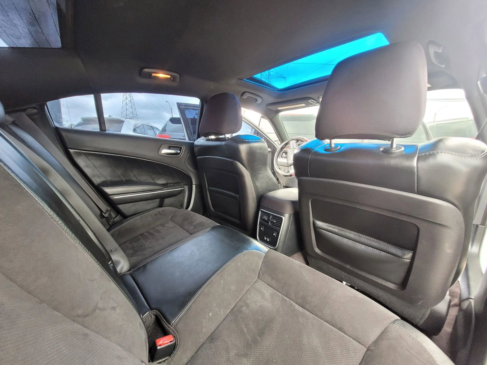 Used 2017 Dodge Charger R/T Scat Pack w/ Dynamics Package RWD image 6