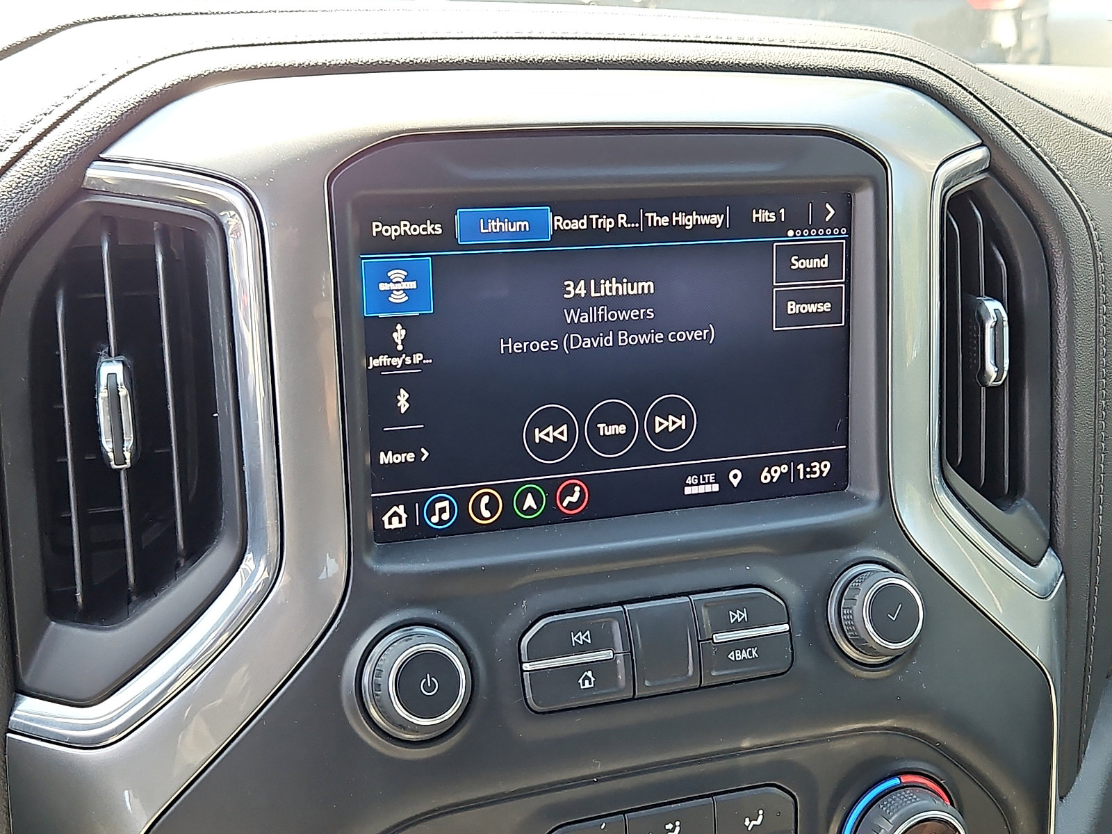 Used 2019 Chevrolet Silverado 1500 LTZ w/ LTZ Premium Package image 16