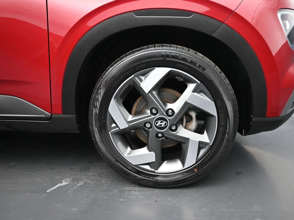 Used 2023 Hyundai Venue Limited image 10