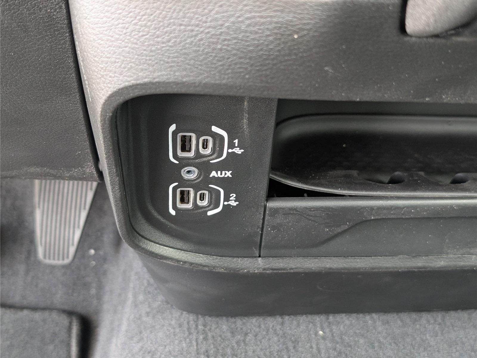 New 2026 RAM 3500 Tradesman AWD/4WD image 18