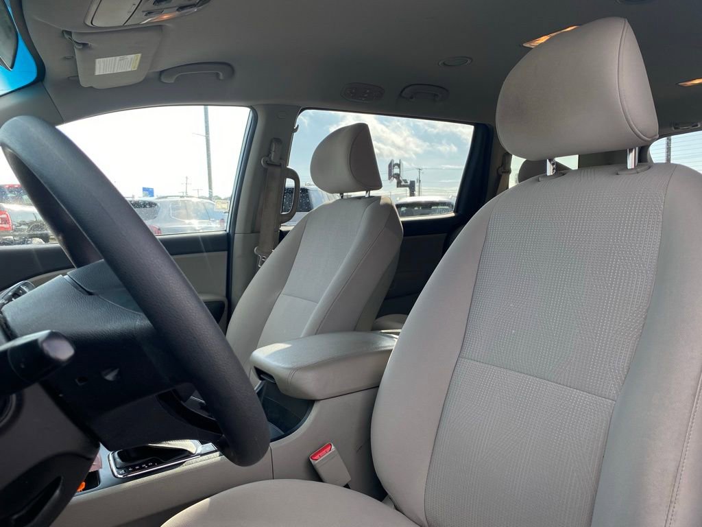 Used 2021 Kia Sedona LX image 10