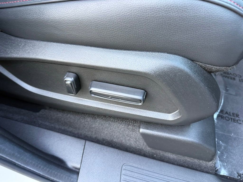 Used 2025 Honda Pilot Black Edition image 47