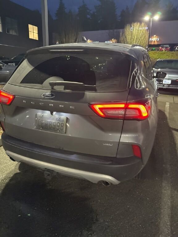 Used 2023 Ford Escape SE w/ PHEV Premium Package image 3