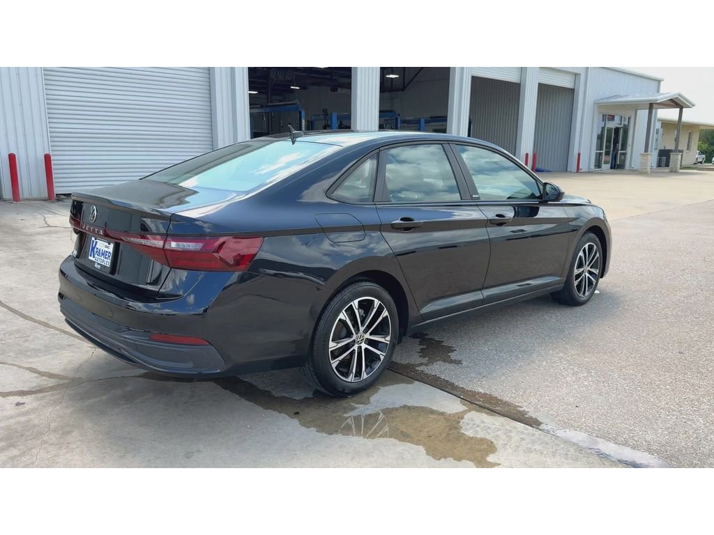 Used 2025 Volkswagen Jetta Sport FWD image 8
