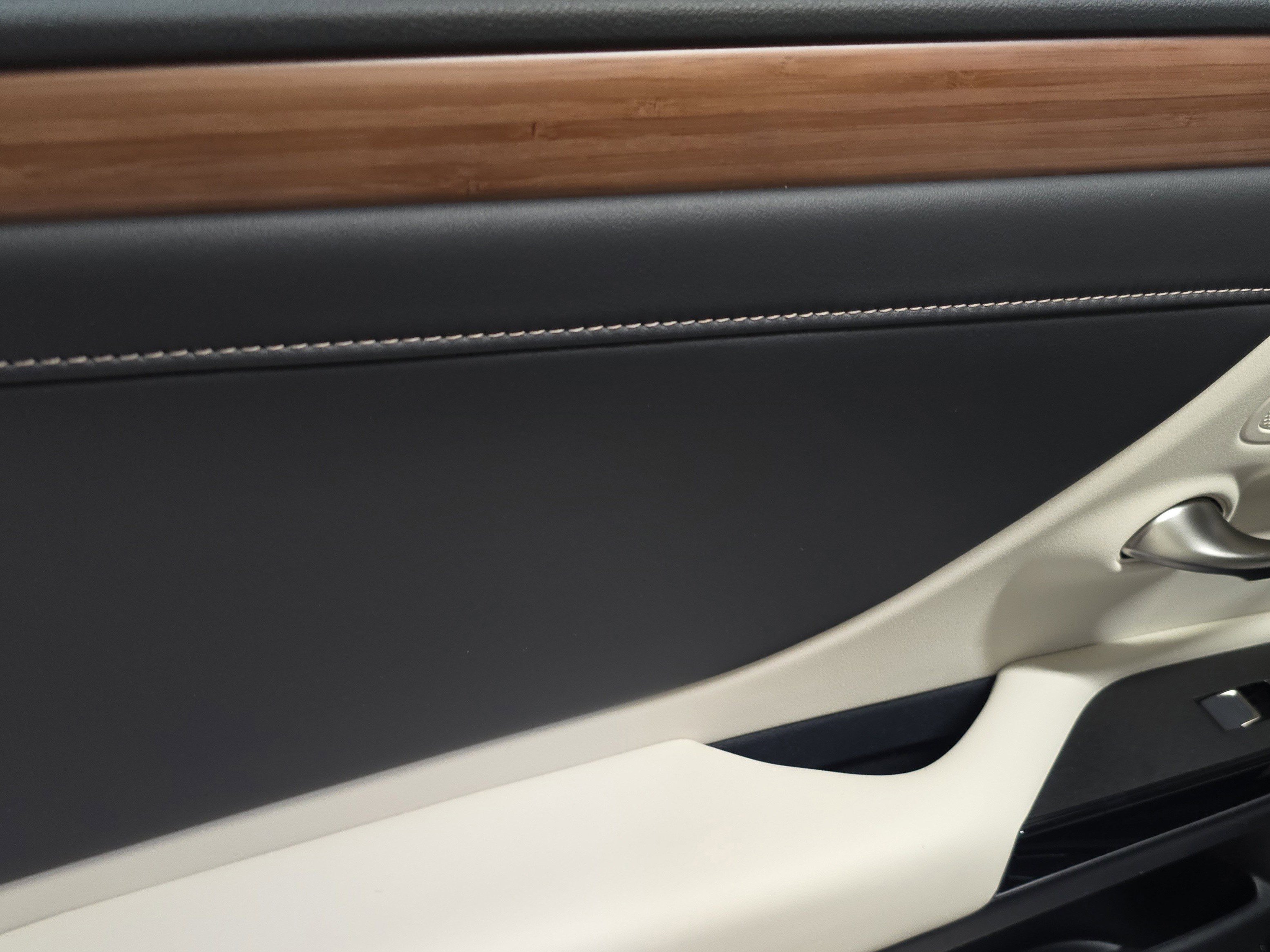 New 2025 Lexus ES 350 w/ Premium Package image 8