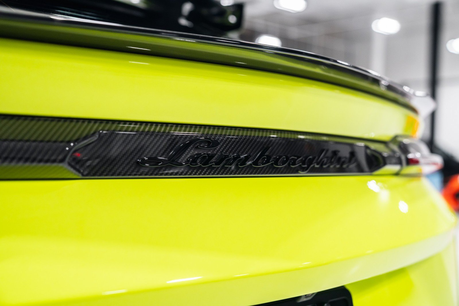Used 2024 Lamborghini Urus Performante AWD/4WD image 40