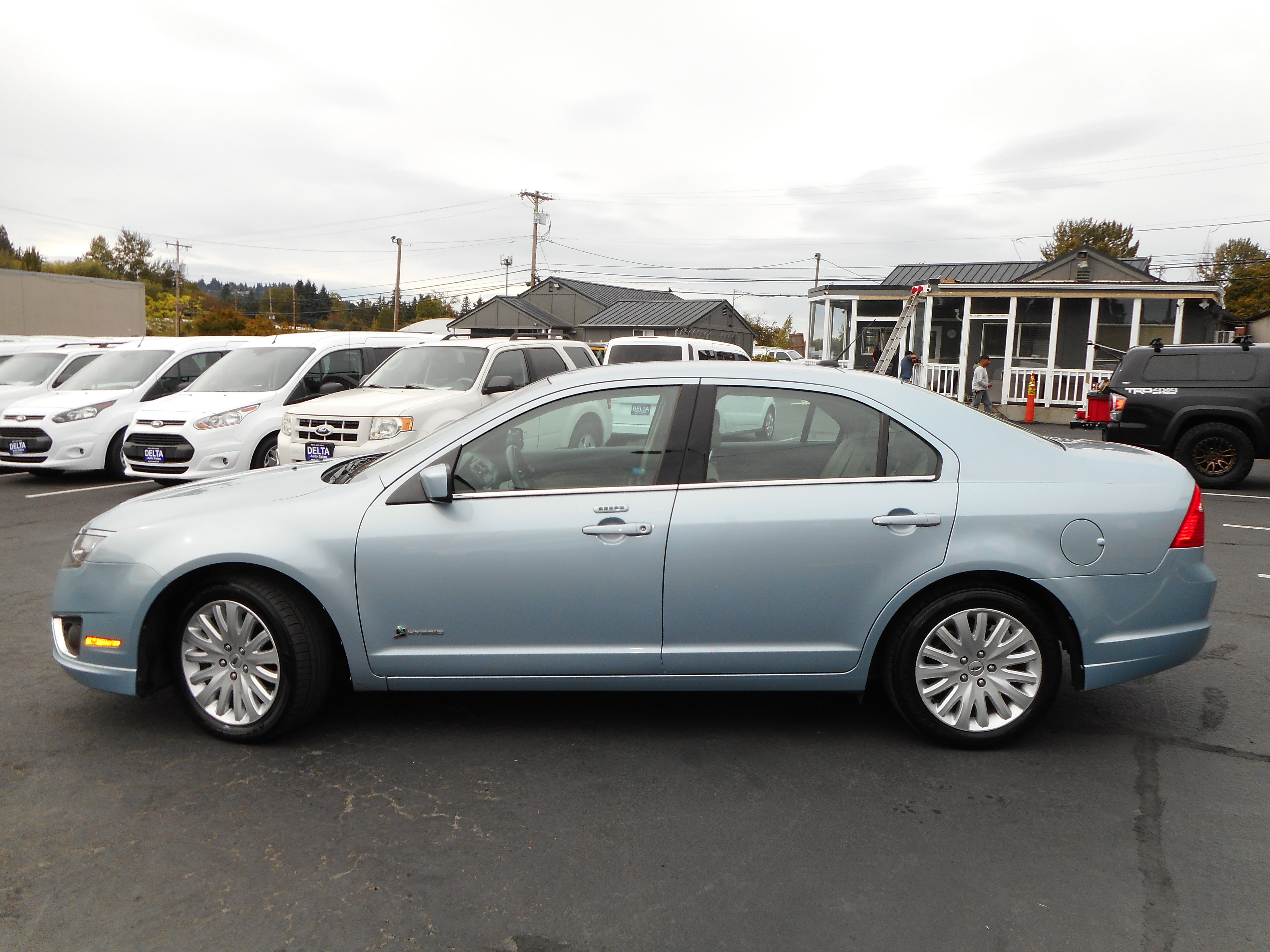 Used 2010 Ford Fusion Hybrid image 2