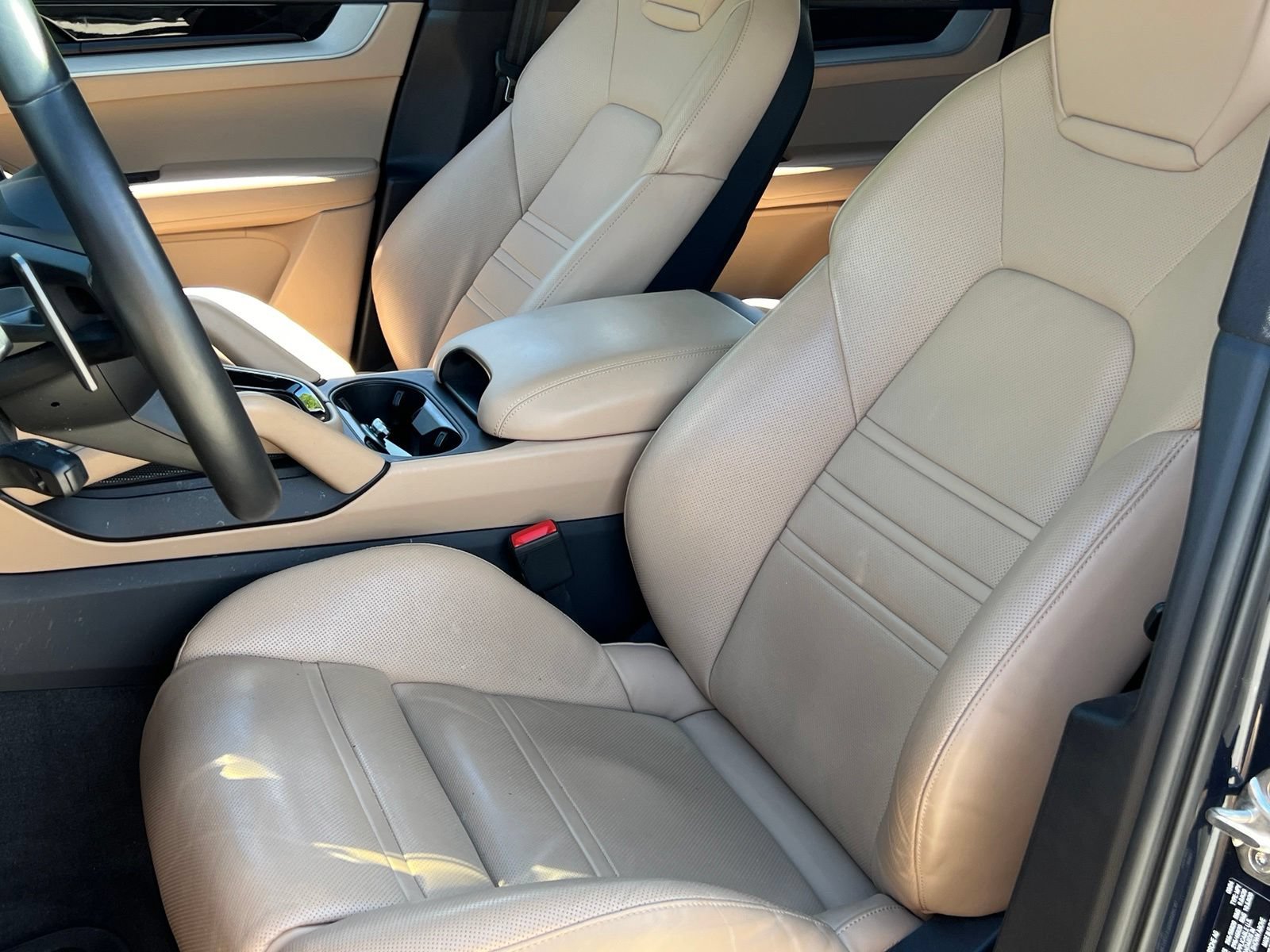 Certified 2024 Porsche Cayenne Coupe AWD/4WD image 5