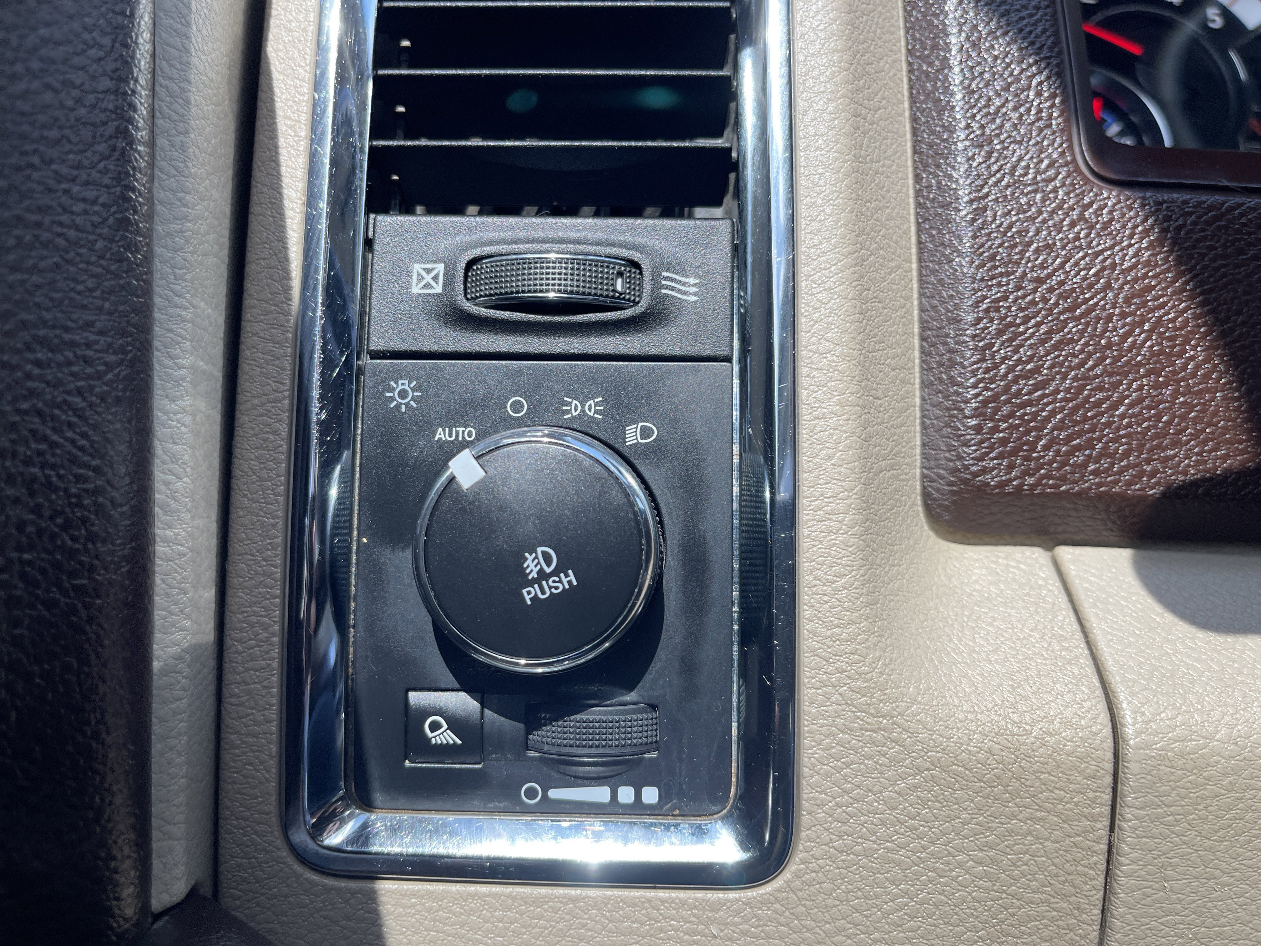 Used 2018 RAM 3500 Laramie image 21