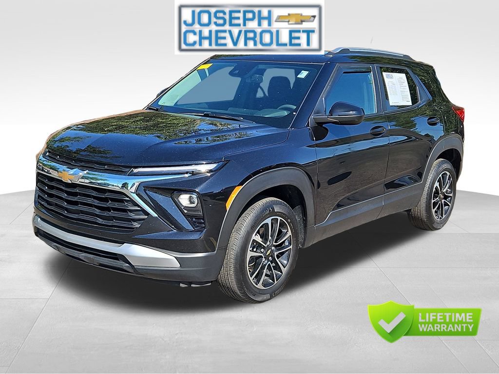 Used 2024 Chevrolet TrailBlazer LT w/ Driver Confidence Package AWD/4WD image 2