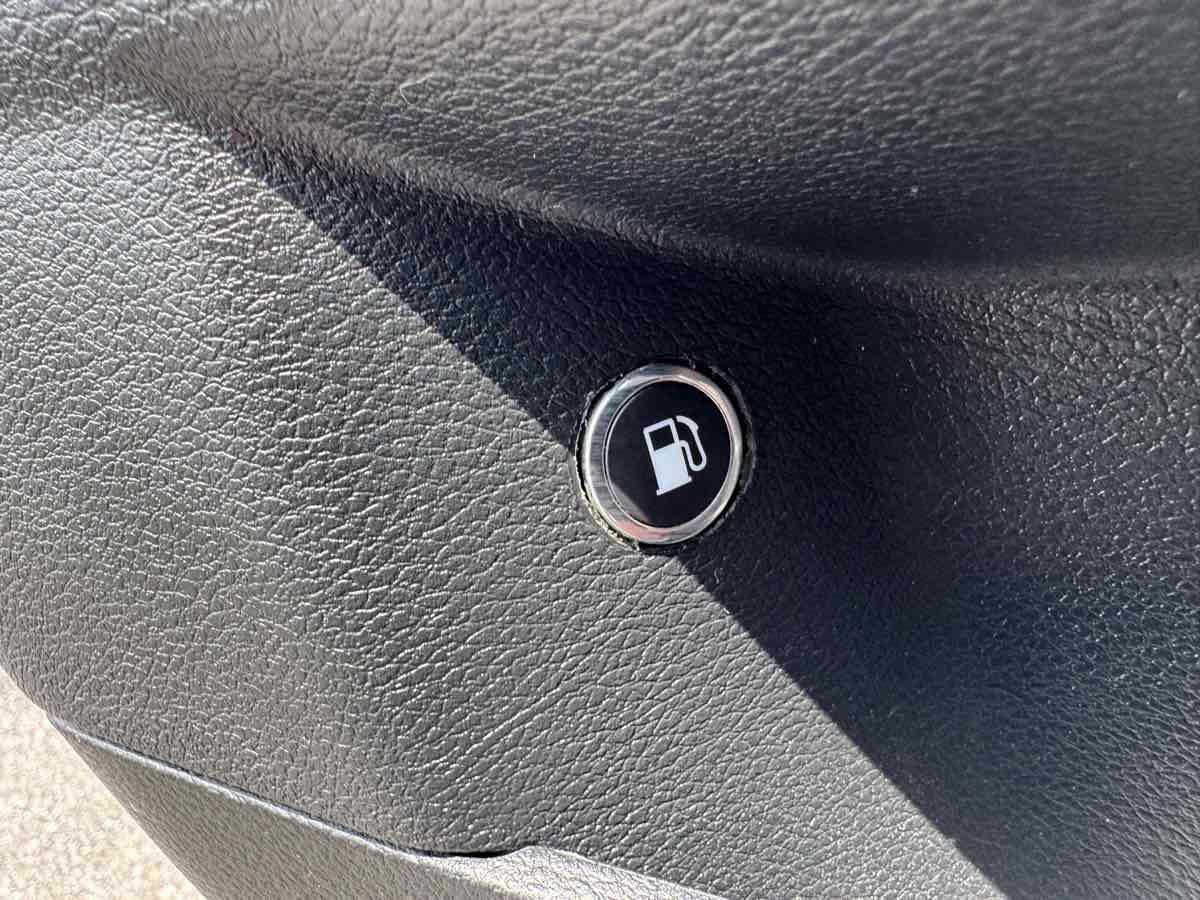 Used 2018 Dodge Charger SRT Hellcat w/ Harman/Kardon Audio Group RWD image 30