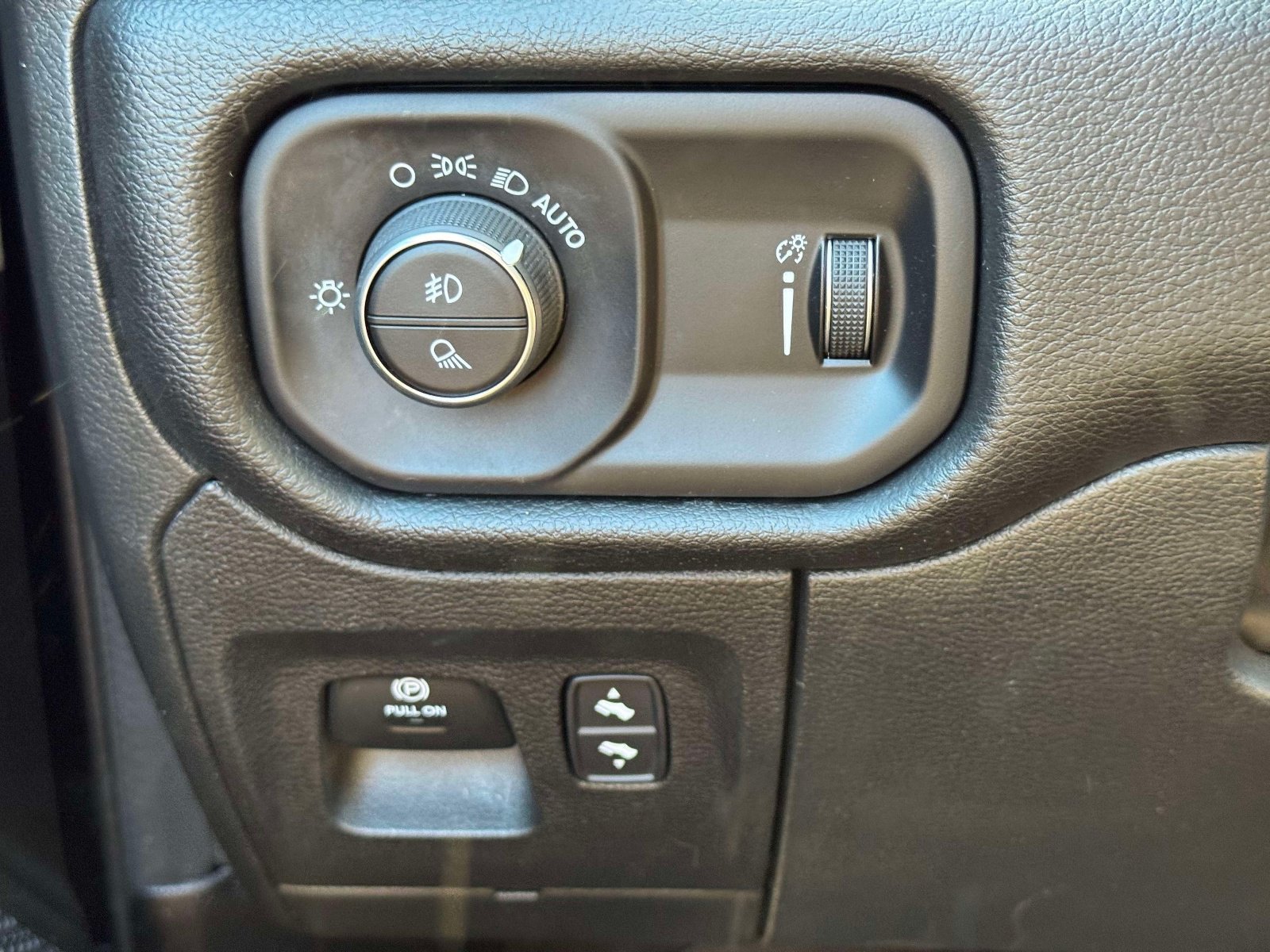 Used 2022 RAM 1500 Big Horn AWD/4WD image 19
