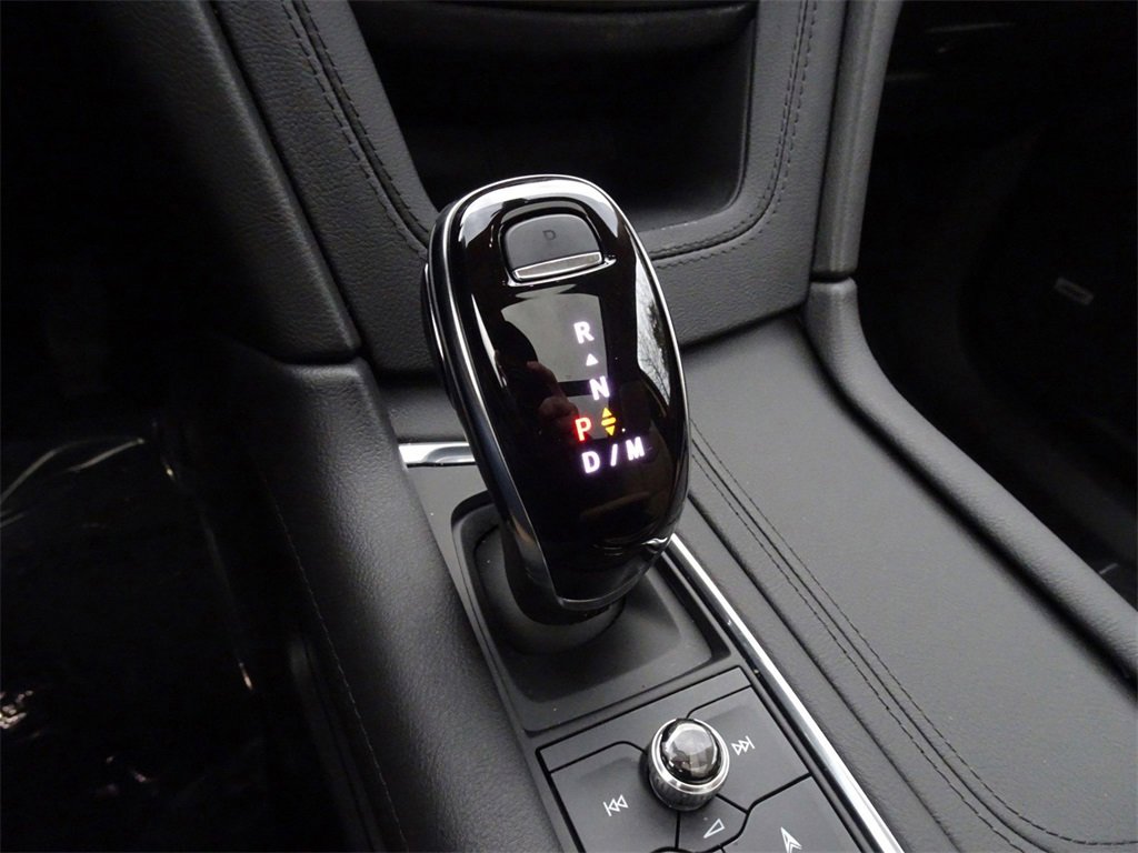 Certified 2025 Cadillac XT6 Premium Luxury w/ Platinum Package image 19