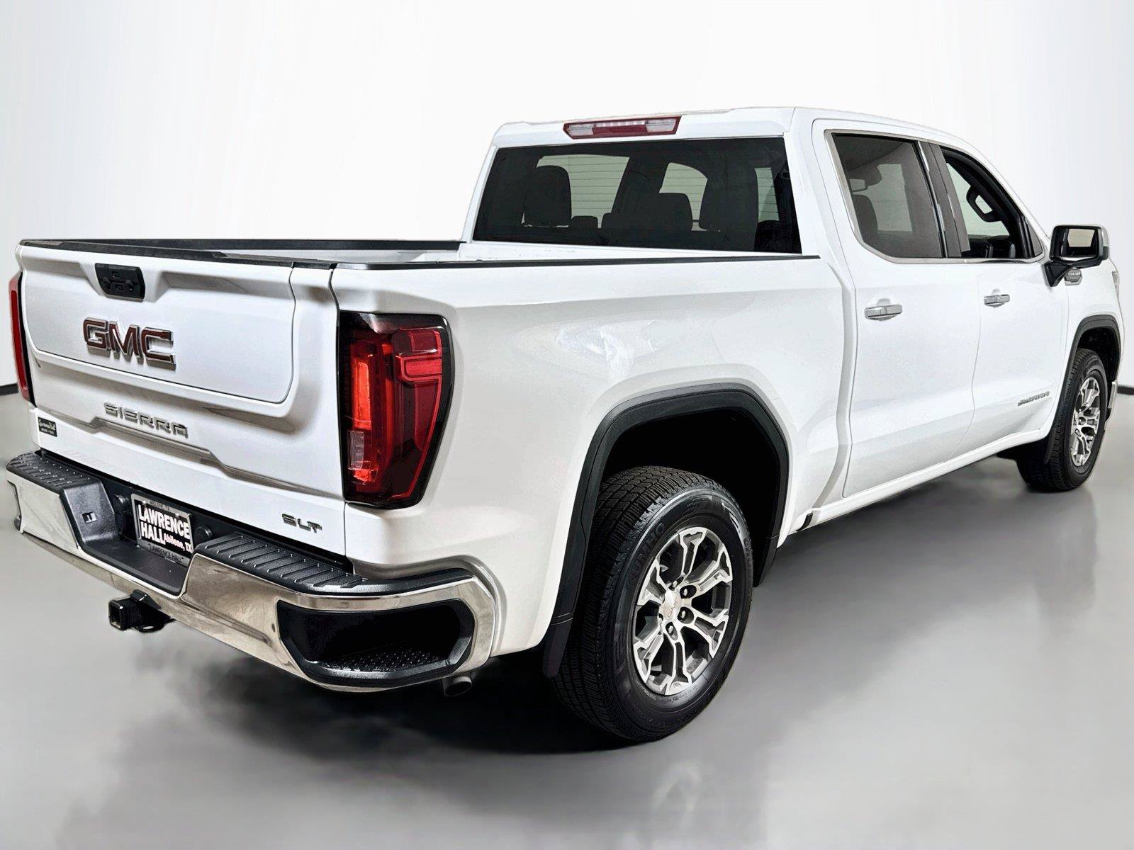 Certified 2025 GMC Sierra 1500 SLT RWD image 4