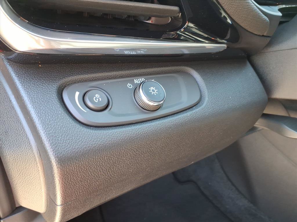 Used 2024 Buick Envista Sport Touring w/ Convenience I Package FWD image 21
