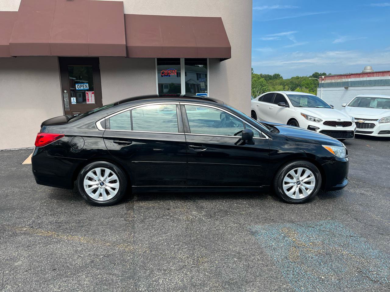 Used 2017 Subaru Legacy 2.5i w/ Alloy Wheel Package AWD/4WD image 3