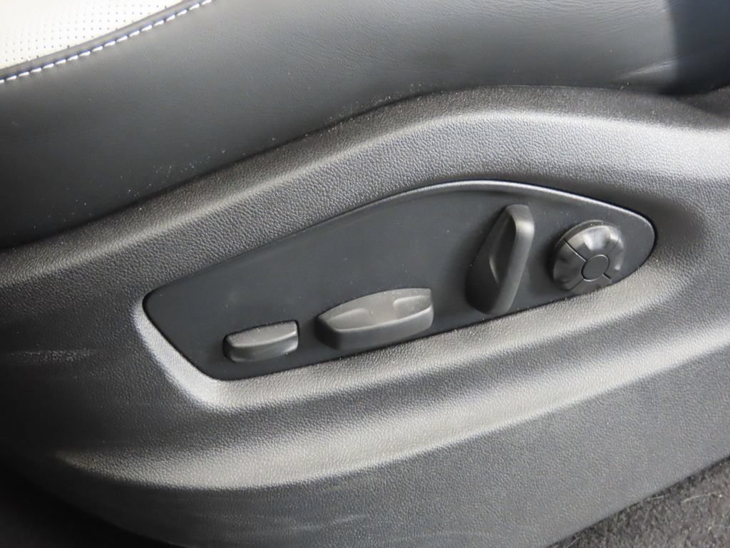 Certified 2026 Porsche Cayenne E-Hybrid AWD/4WD image 43