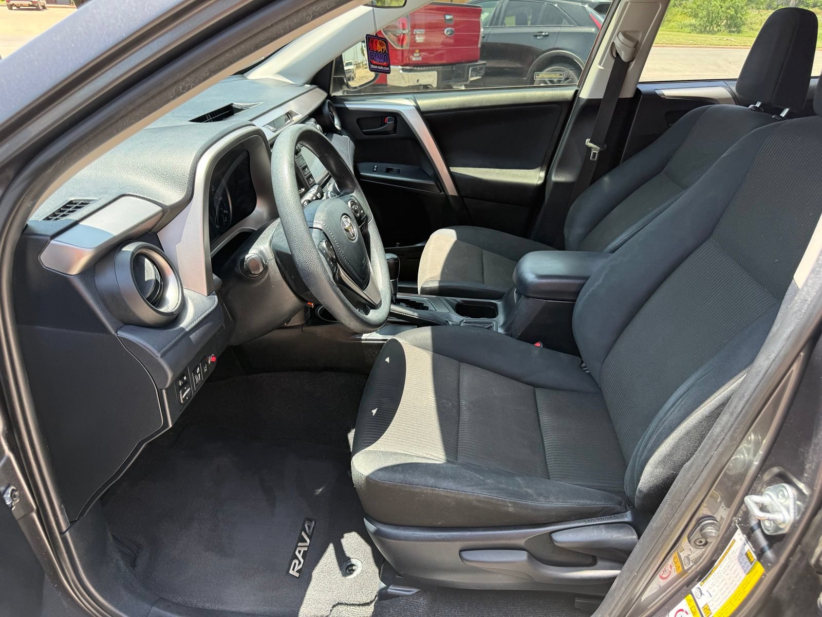 Used 2017 Toyota RAV4 LE FWD image 12