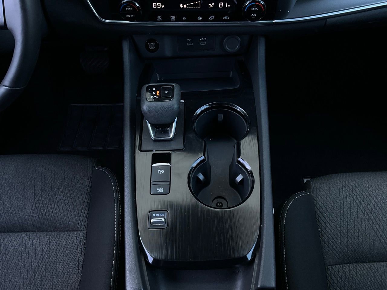 Used 2025 Nissan Rogue SV image 14