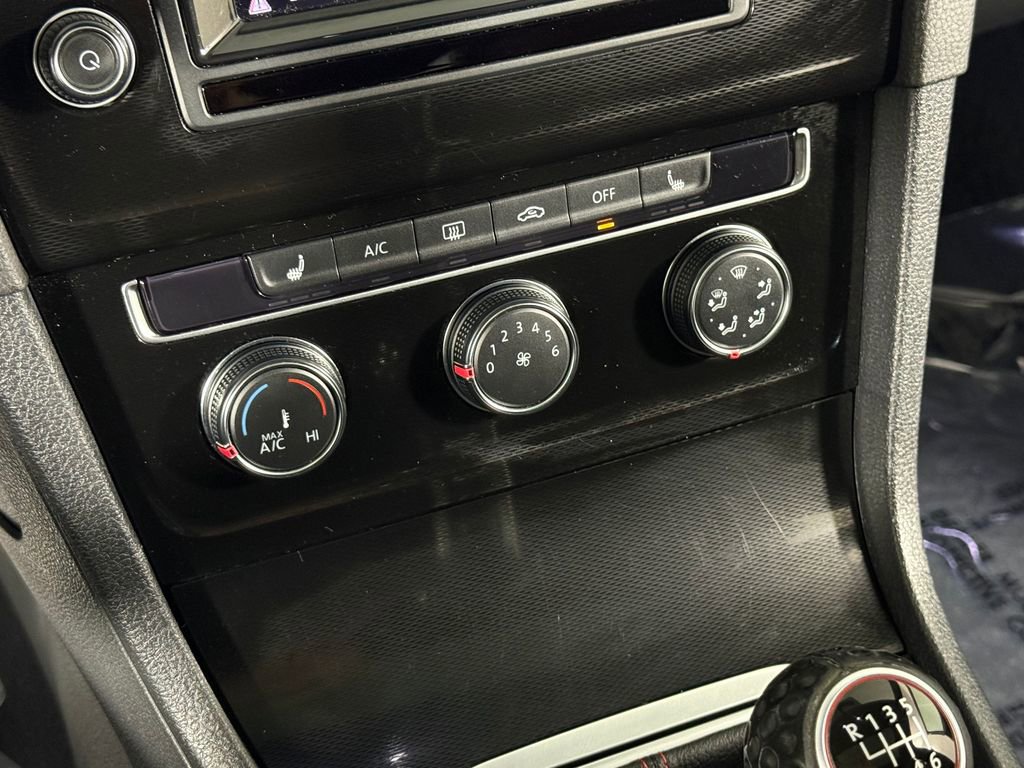 Used 2015 Volkswagen GTI SE w/ Lighting Package (SEL) image 18