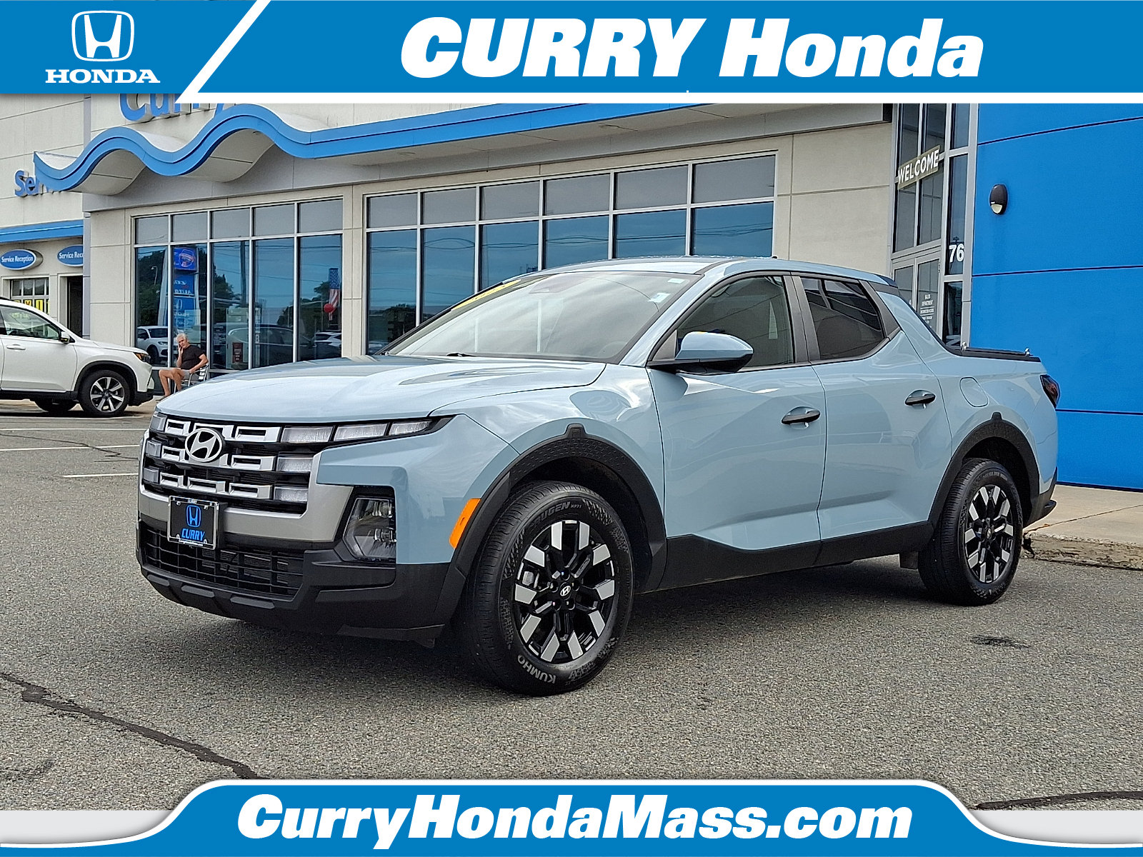 Used 2025 Hyundai Santa Cruz SE AWD/4WD image 1