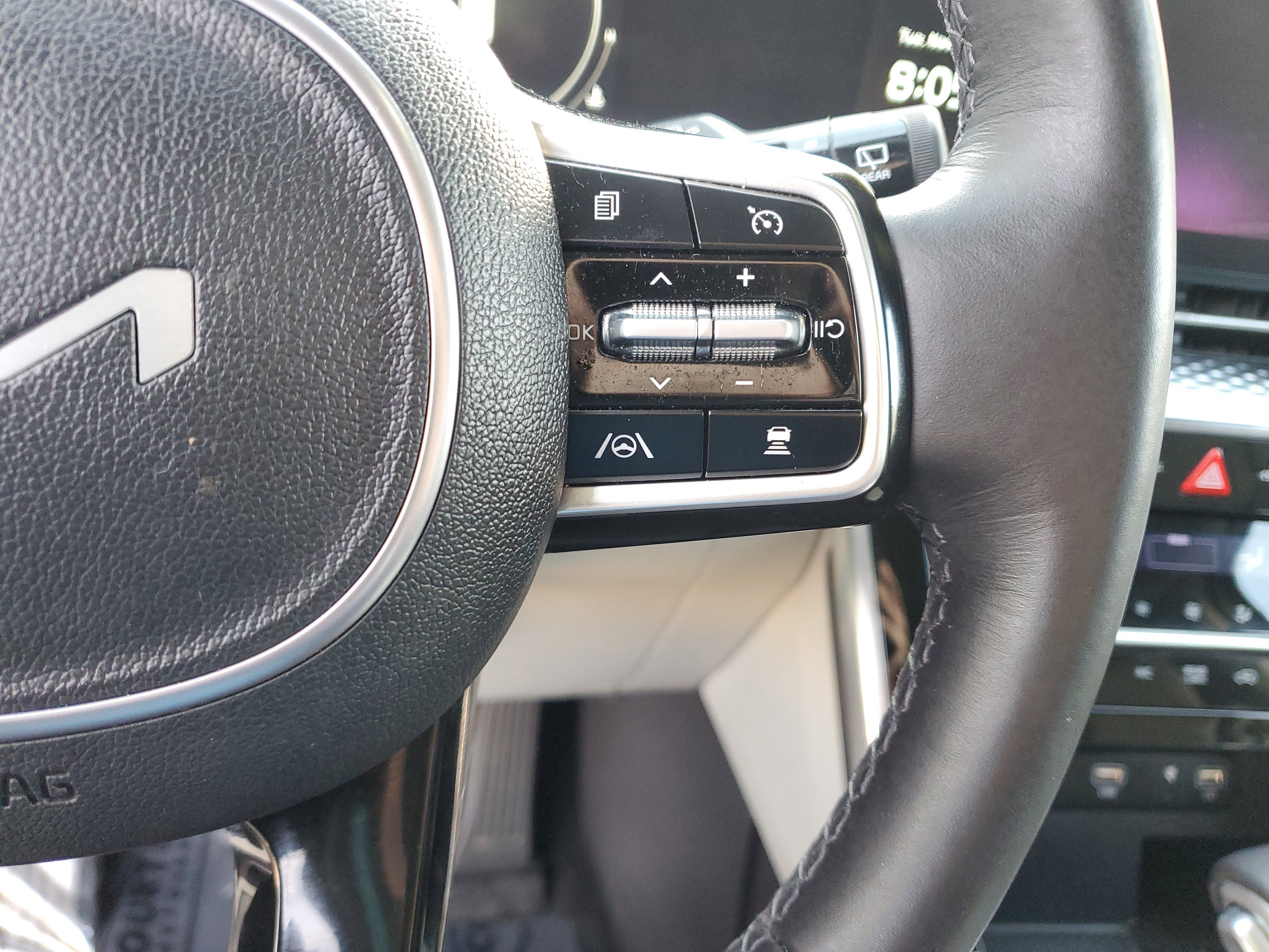 Certified 2023 Kia Carnival SX Prestige image 27