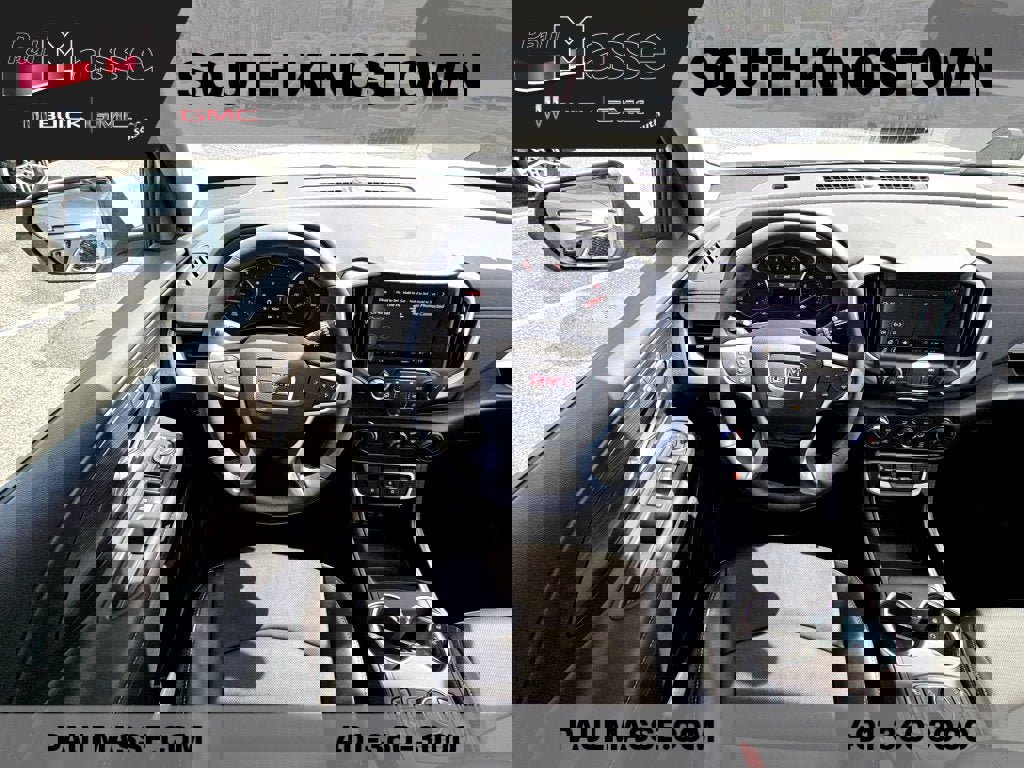 Used 2024 GMC Terrain SLT image 13