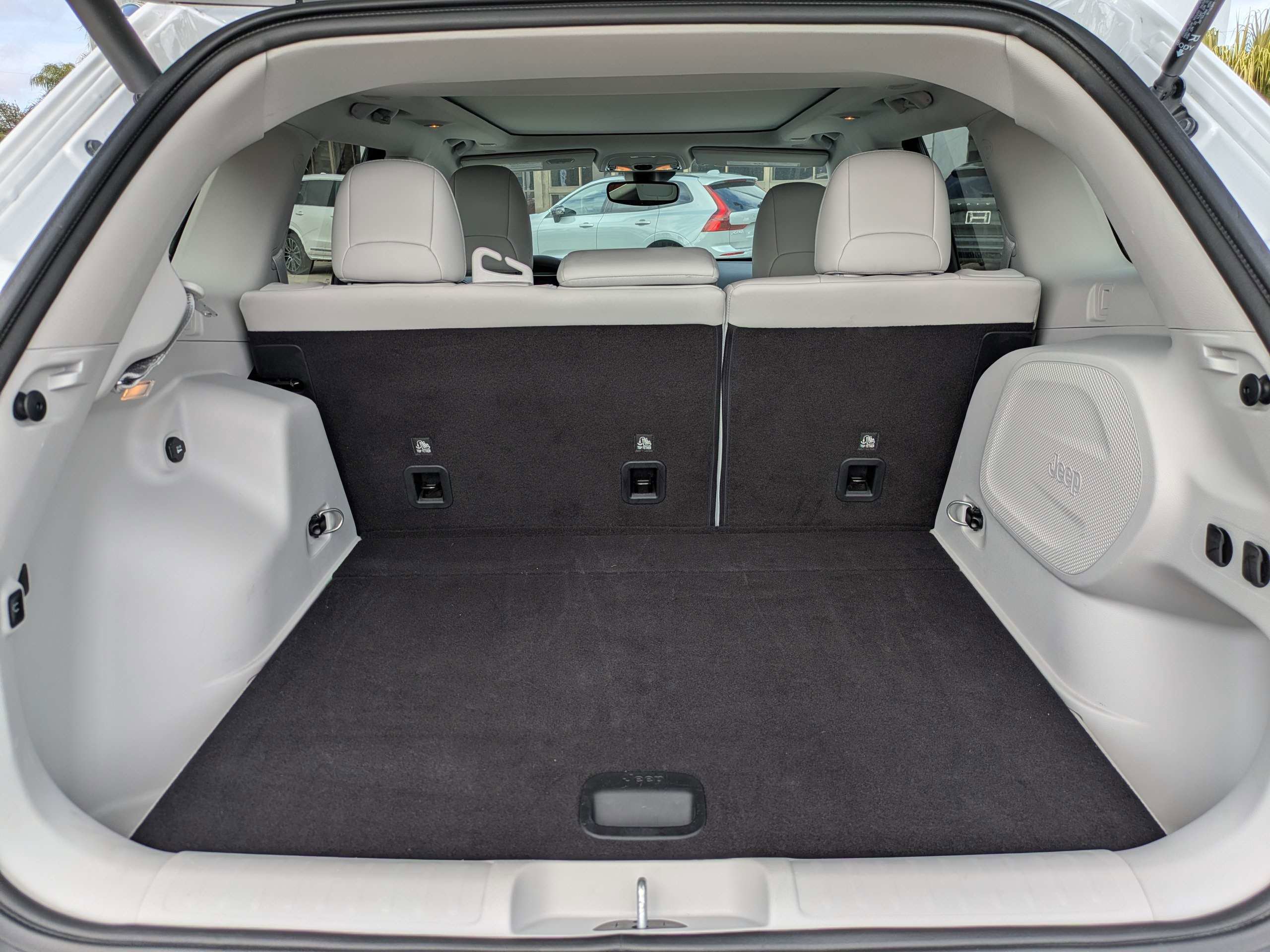 Used 2021 Jeep Cherokee Limited image 12