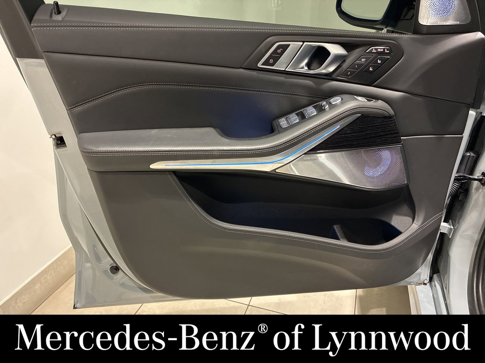 Used 2025 BMW X7 M60i AWD/4WD image 18