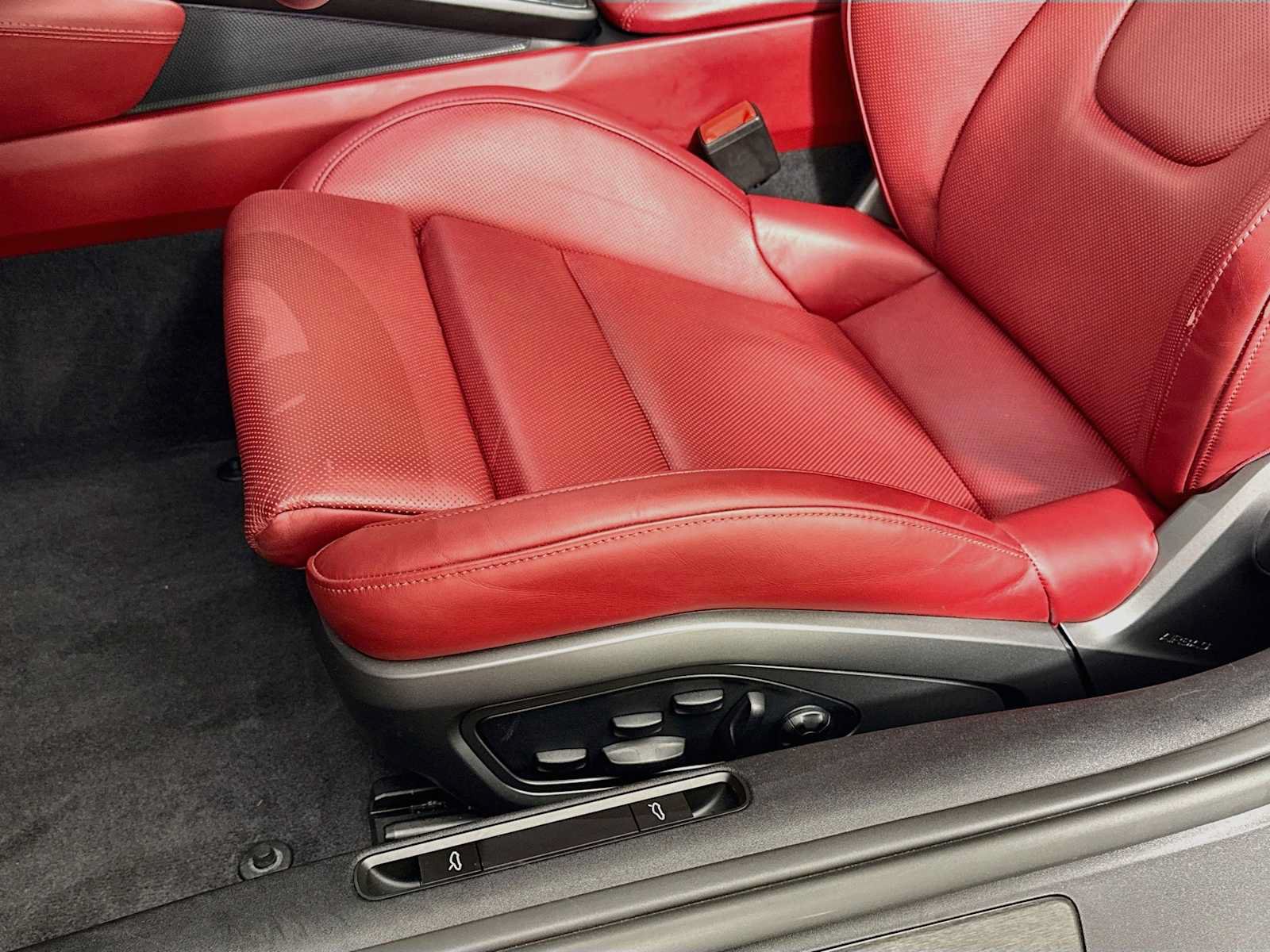 Certified 2024 Porsche 911 Carrera GTS RWD image 13