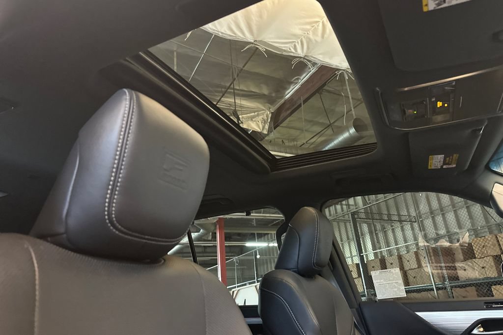 Used 2023 Lexus LX 600 F Sport w/ Accessory Package (Z1) AWD/4WD image 18