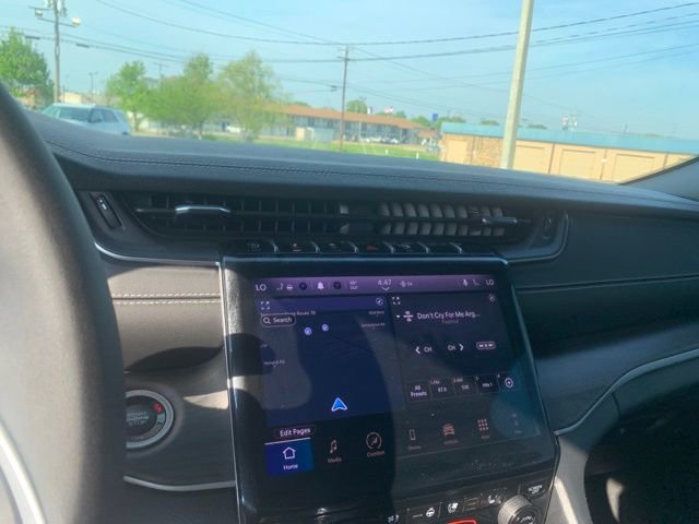 Used 2025 Jeep Grand Cherokee Limited w/ Luxury Tech Group II image 20