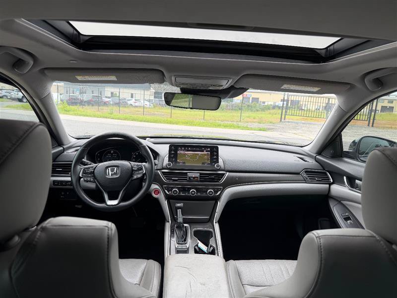 Used 2018 Honda Accord Touring image 17