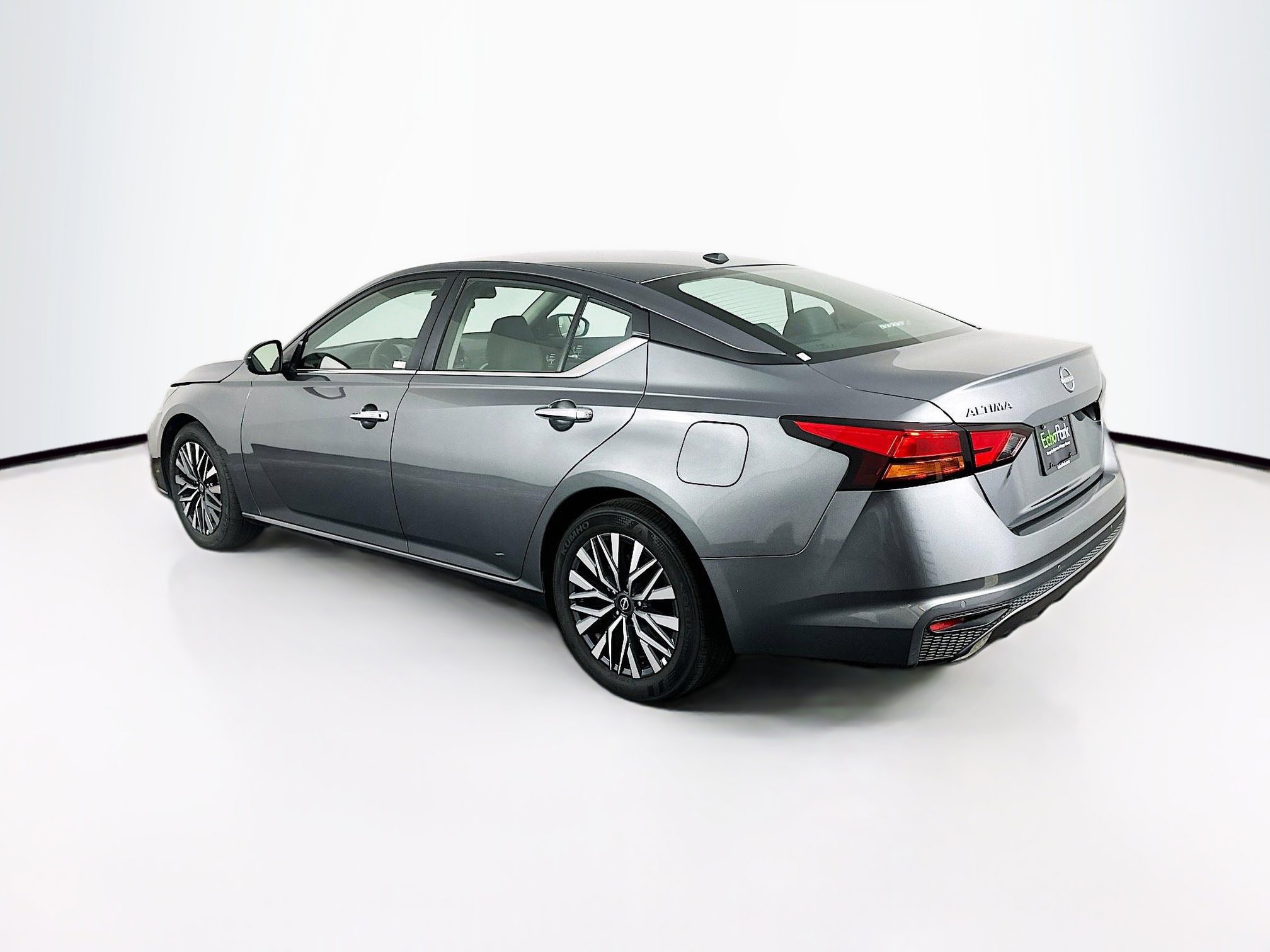 Used 2025 Nissan Altima 2.5 SV image 5