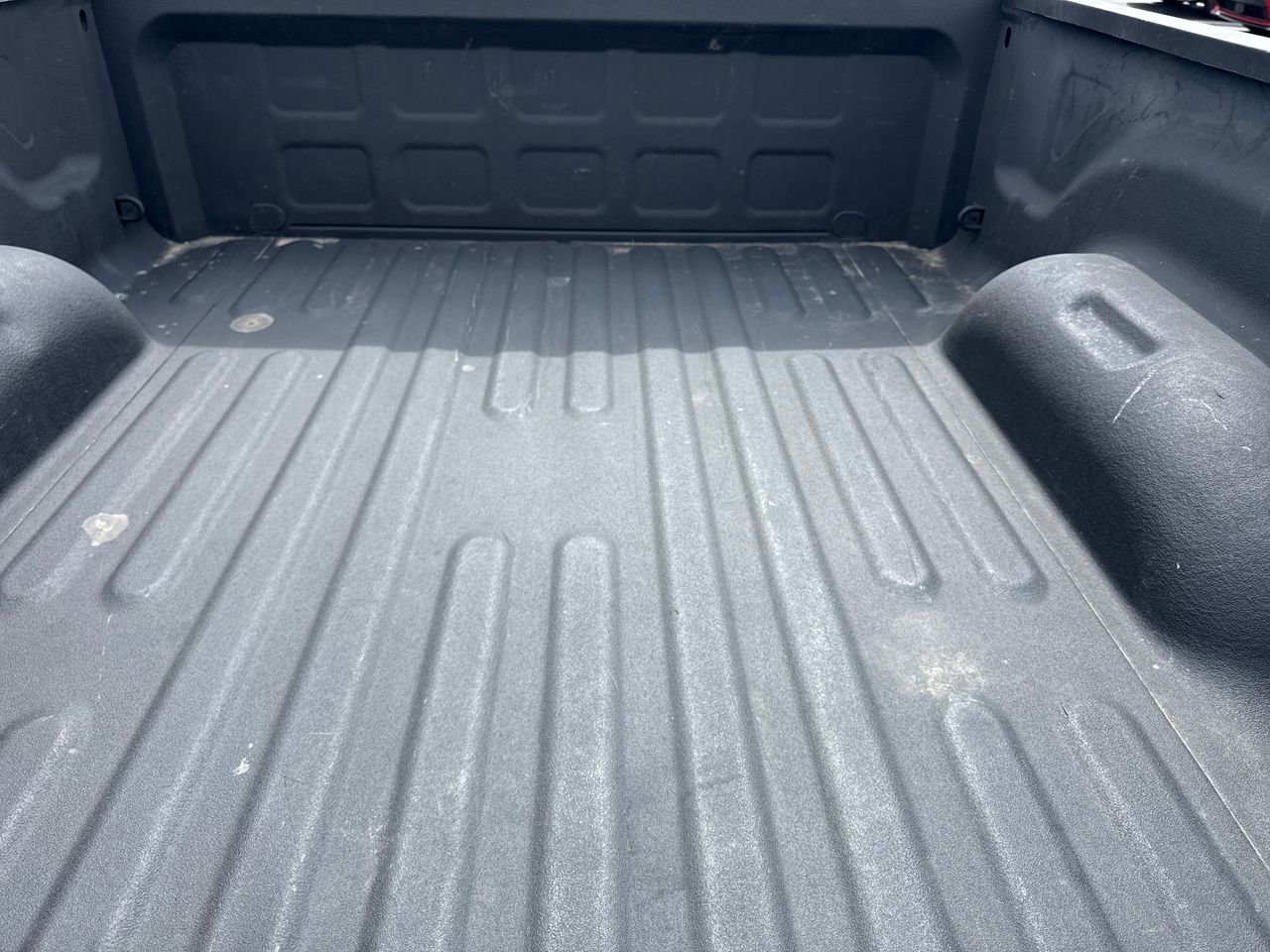 Used 2019 RAM 1500 Classic SLT w/ Luxury Group image 10