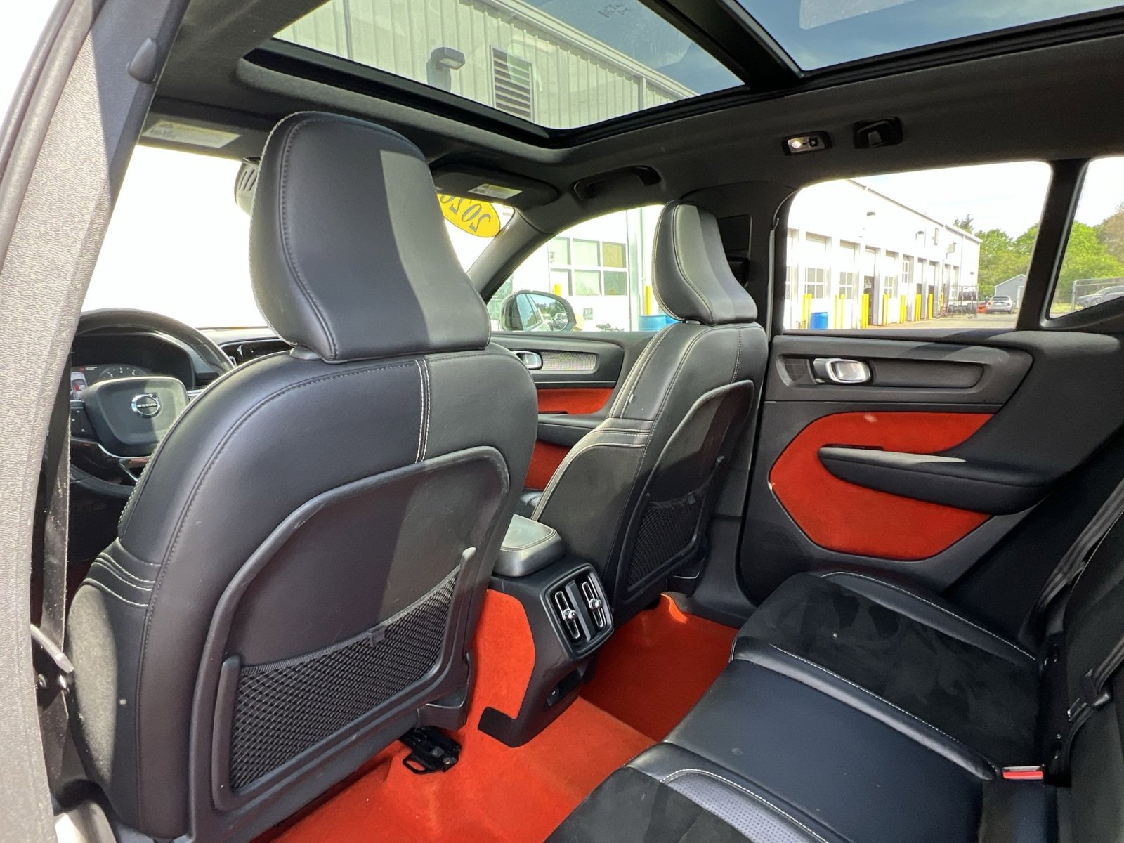 Used 2020 Volvo XC40 T4 R-Design w/ Protection Package Premier image 27