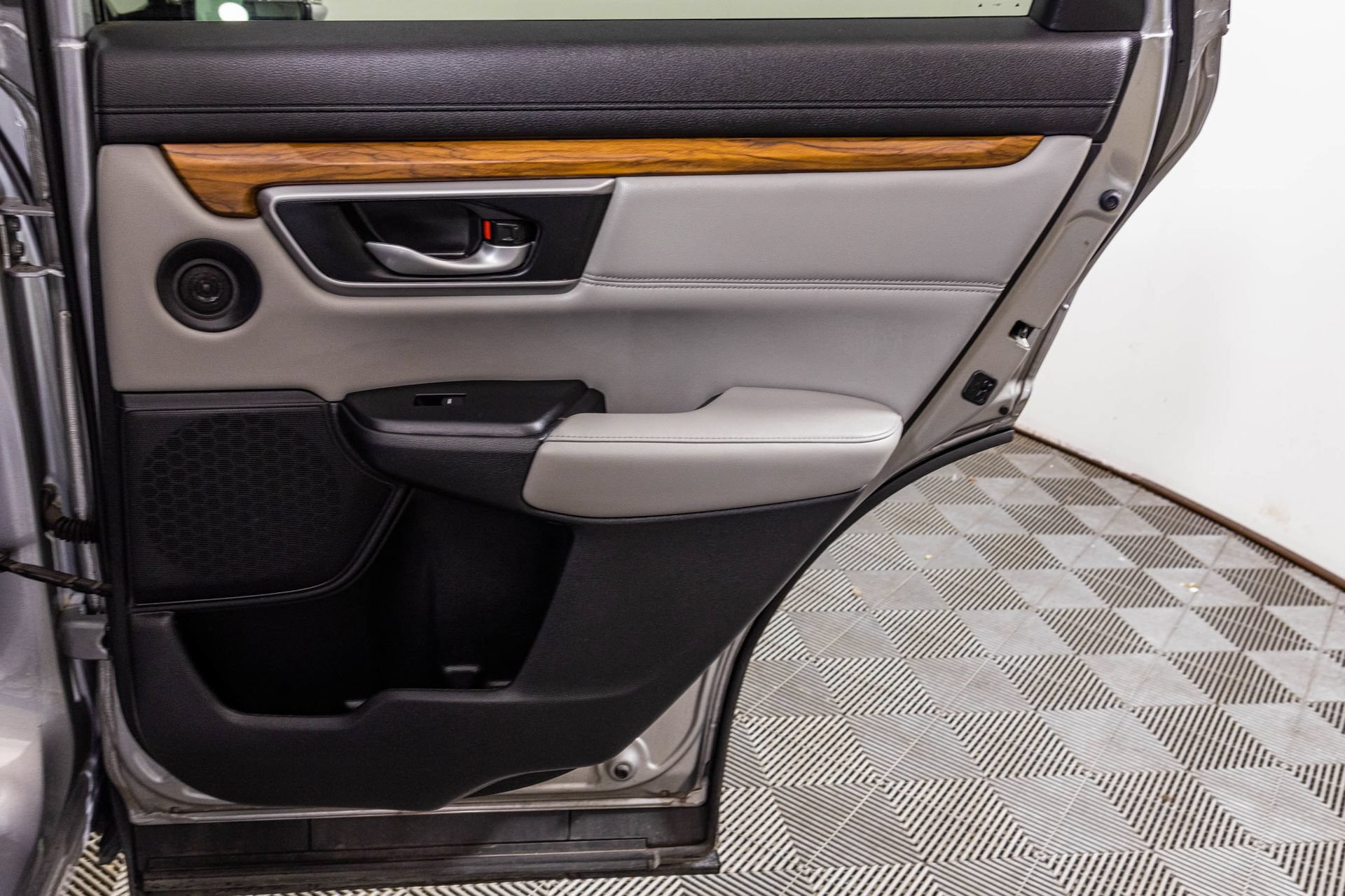 Used 2020 Honda CR-V Touring image 48