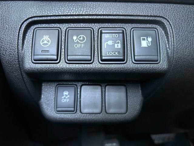 Used 2015 Nissan Leaf SL FWD image 17
