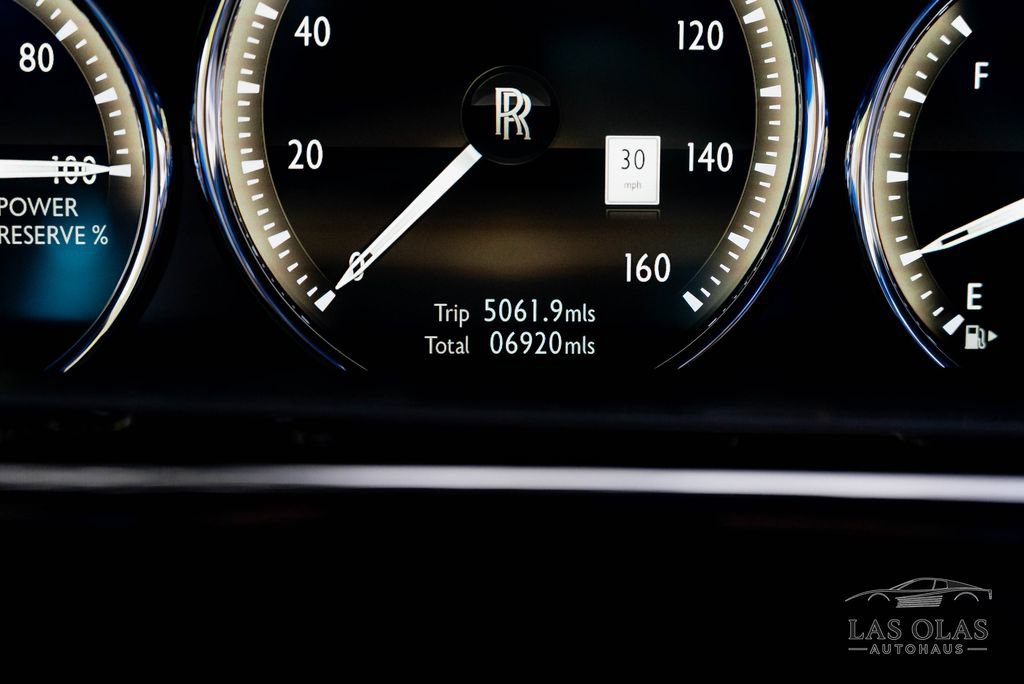 Used 2024 Rolls-Royce Phantom Sedan RWD image 35