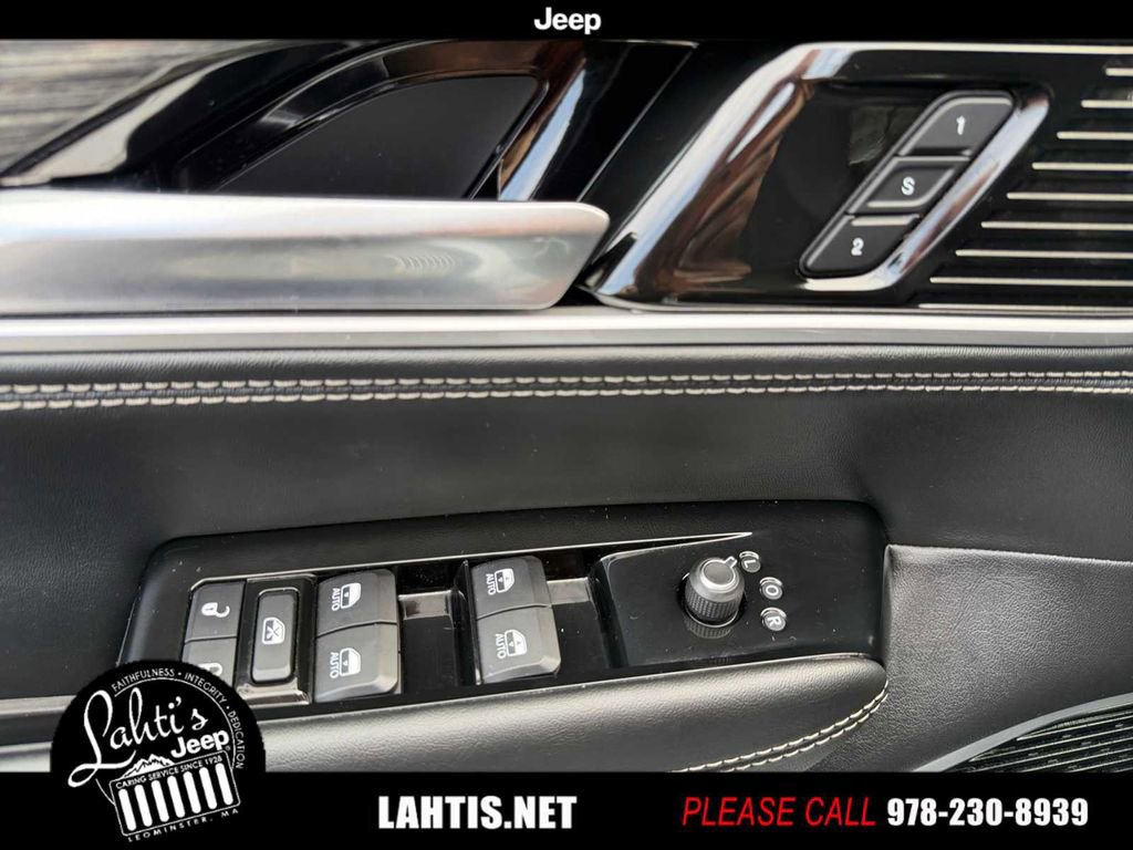 Used 2022 Jeep Wagoneer Series III w/ Premium Group I image 30