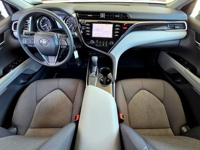 Used 2018 Toyota Camry LE FWD image 9
