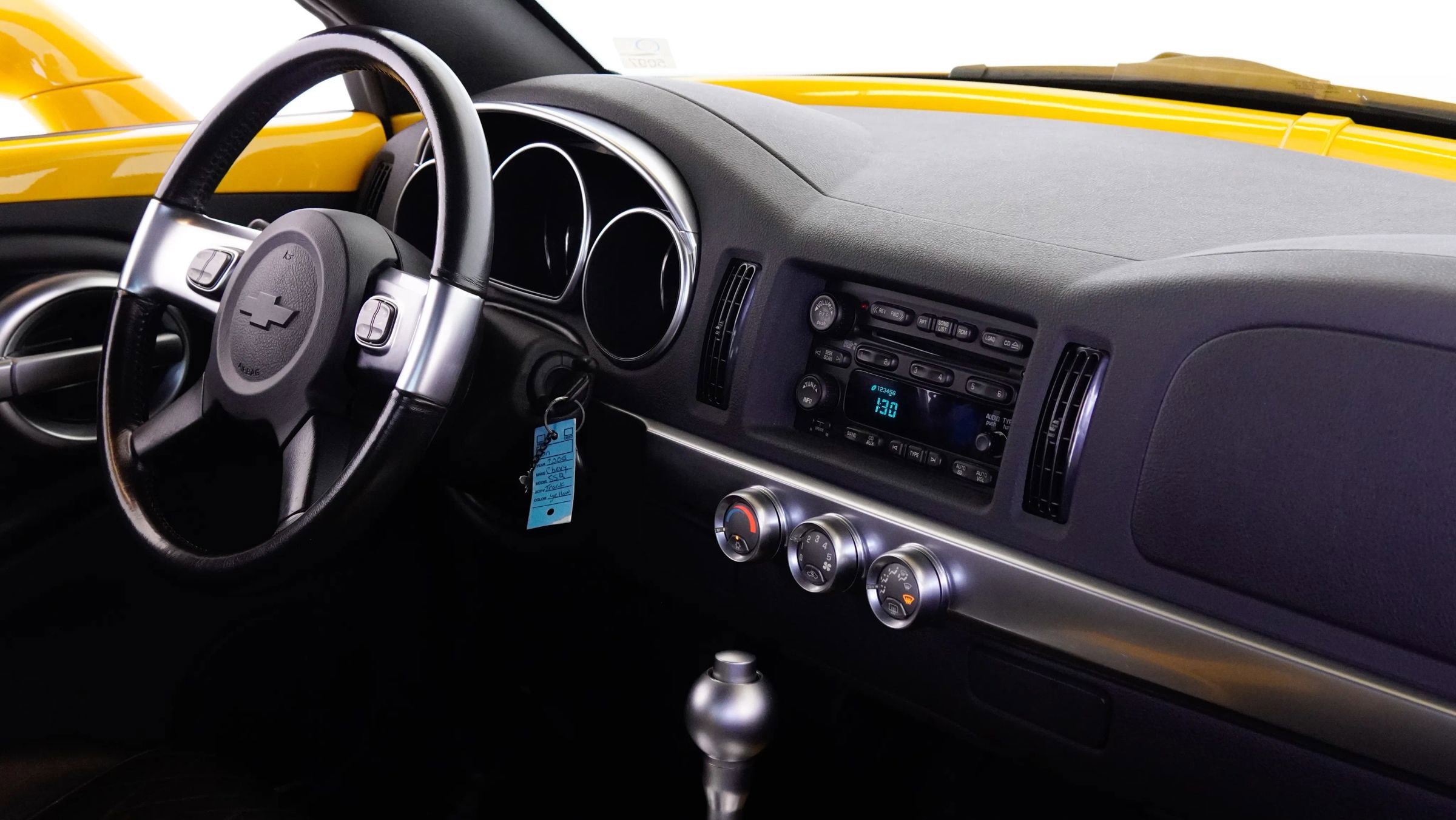 Used 2006 Chevrolet SSR w/ Preferred Equipment Group image 69