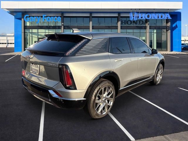Used 2025 Cadillac Optiq Luxury 1 w/ LPO, Floor Liner Package AWD/4WD image 2