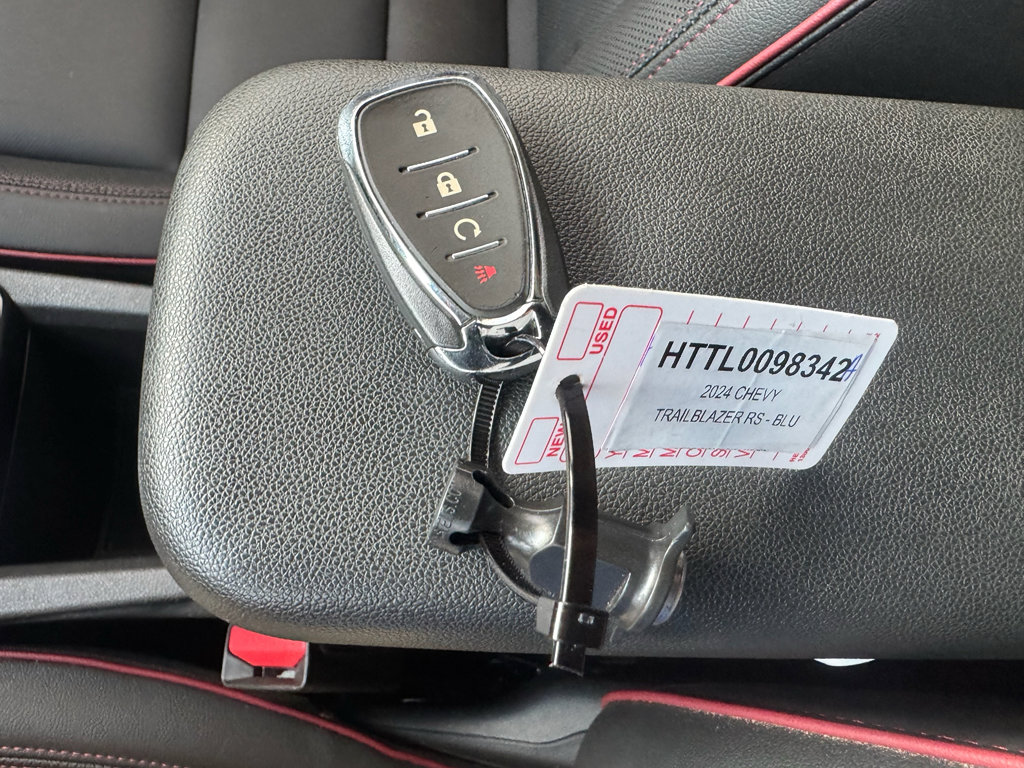 Used 2024 Chevrolet TrailBlazer RS FWD image 30