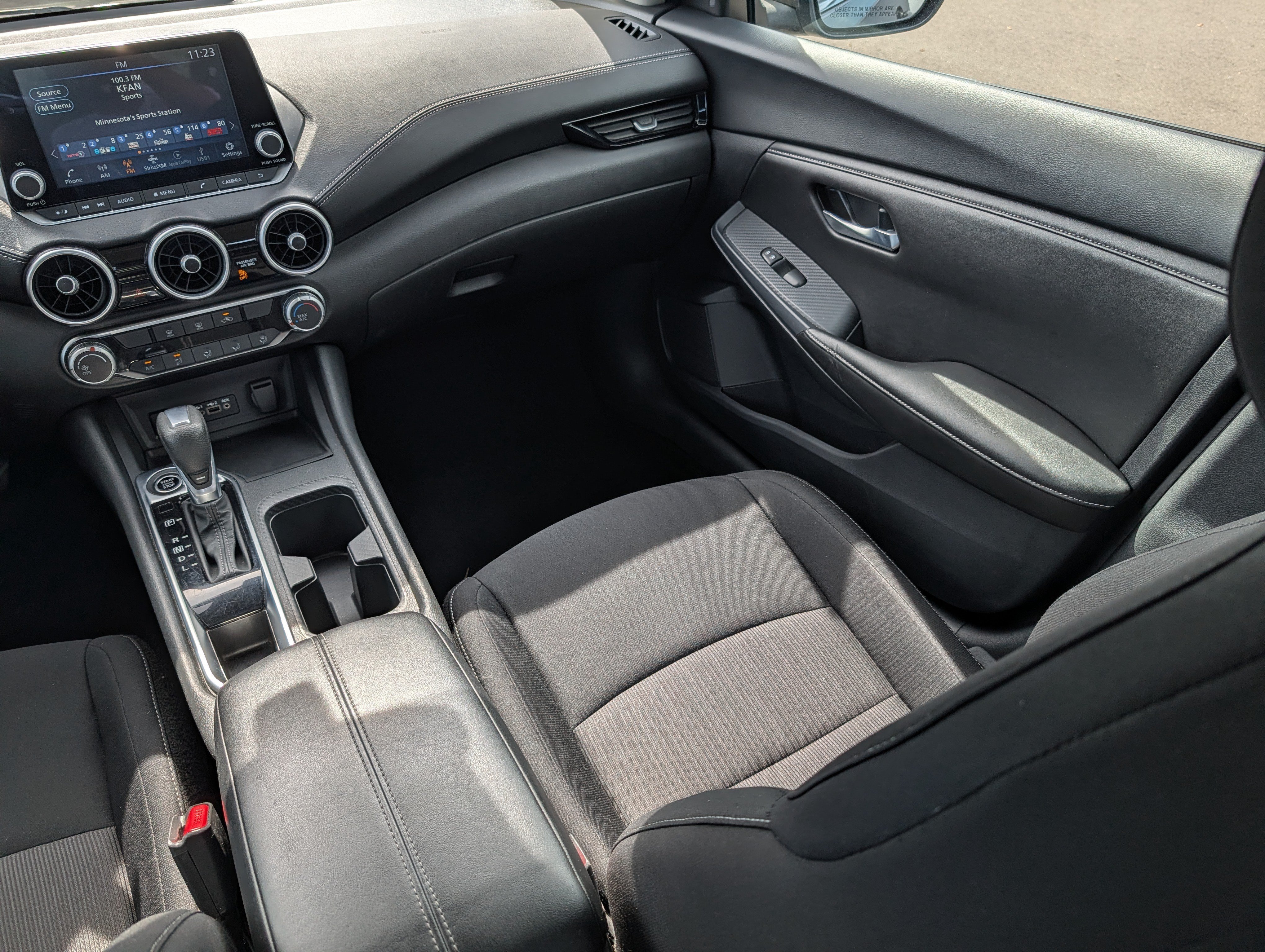 Used 2024 Nissan Sentra SV FWD image 11